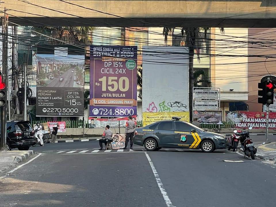 Akses ke Cipete Raya Ditutup, Kecuali Warga Tunjukkan KTP