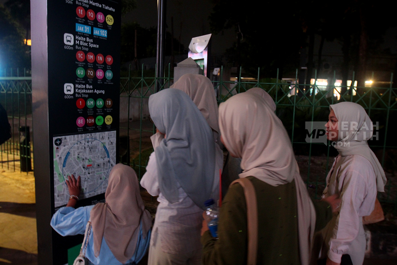 Penumpang MRT Jakarta Cari Moda Transportasi Alternatif Usai Berhenti Operasi
