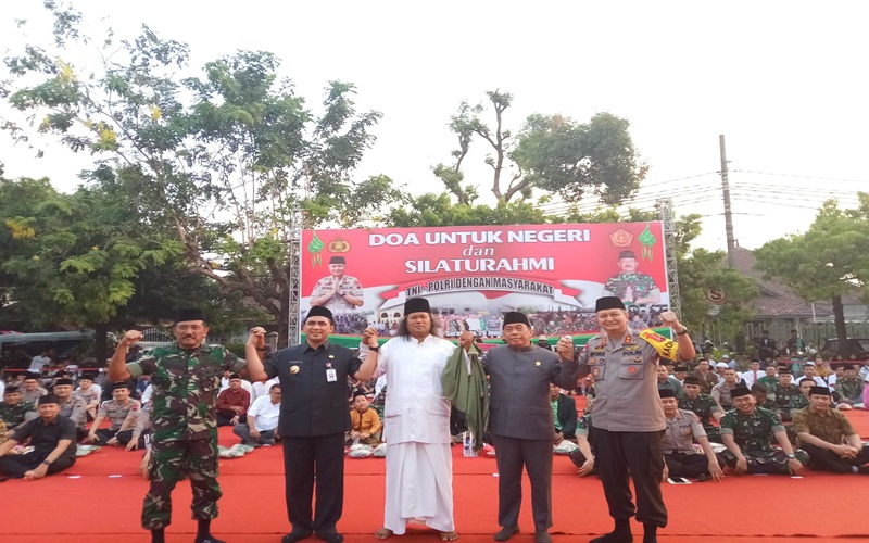 Kapolda Jateng bersama Pangdam Diponegoro di Solo