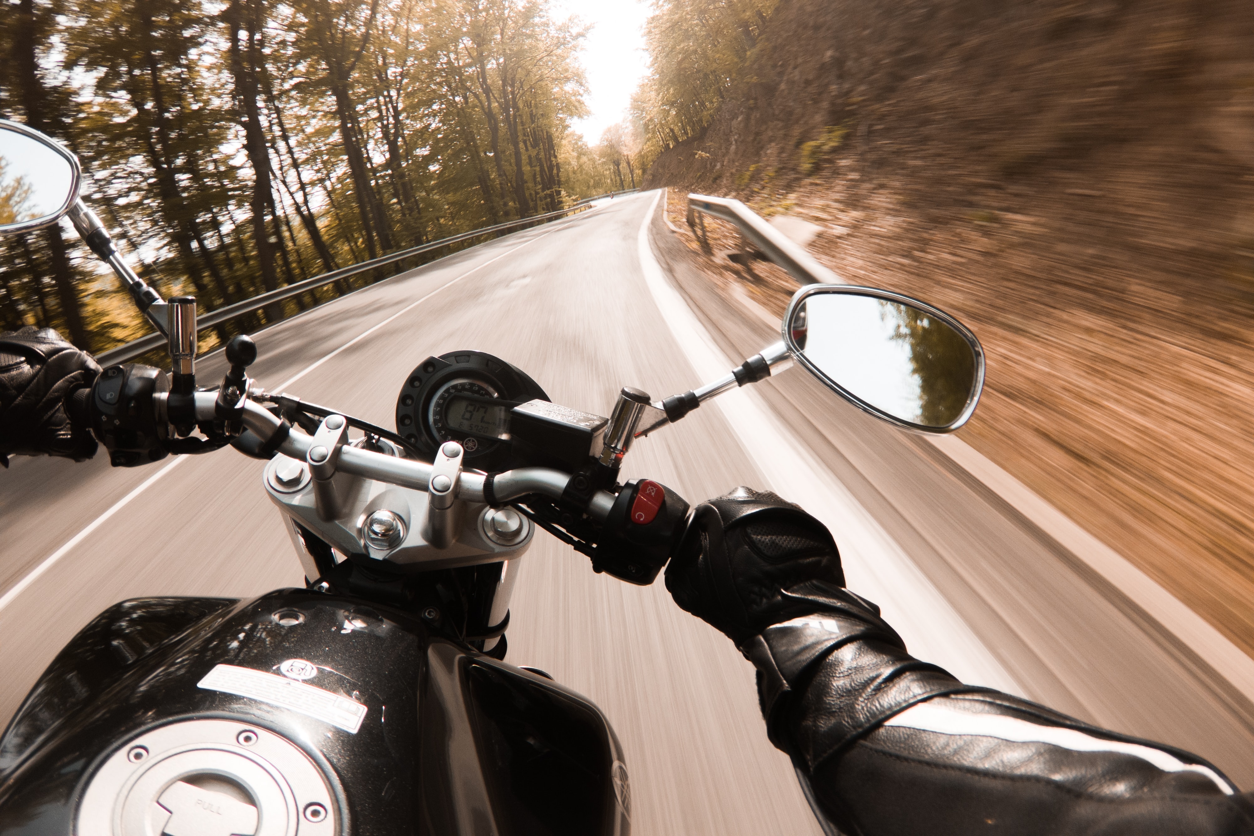 Cara Menghindari Blind Spot Bagi Pengendara Sepeda Motor