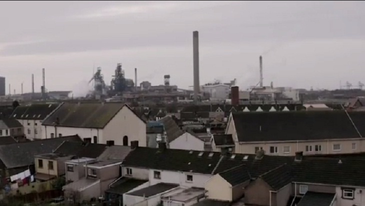 Pemandangan kota Port Talbot dari katinggian. (Foto: instagram.com/banksy)