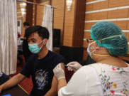 Minta 200 Ribu Warga Divaksin Per Hari, TNI Kerahkan Vaksinator ke Bandung Raya