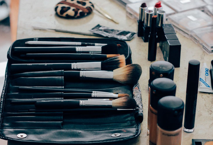 kuas makeup