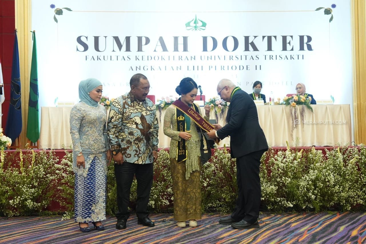 Pj Bupati Bombana Bangga dengan Prestasi Anaknya yang Jadi Lulusan Terbaik FK Usakti