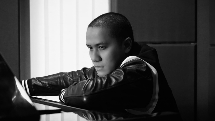 Ressa Herlambang Beri Aransemen Fresh di 'Maafkan'