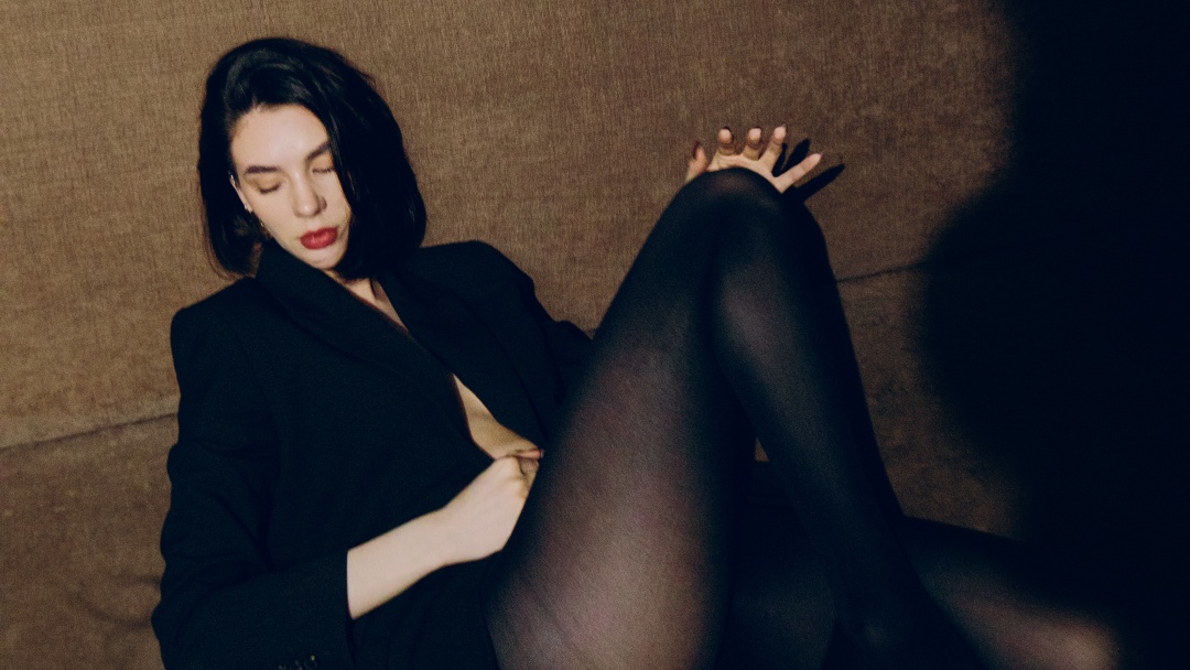 Maiya Eksplorasi Sisi Gelap dan Terang Romantisme lewat 'Fool For Love'