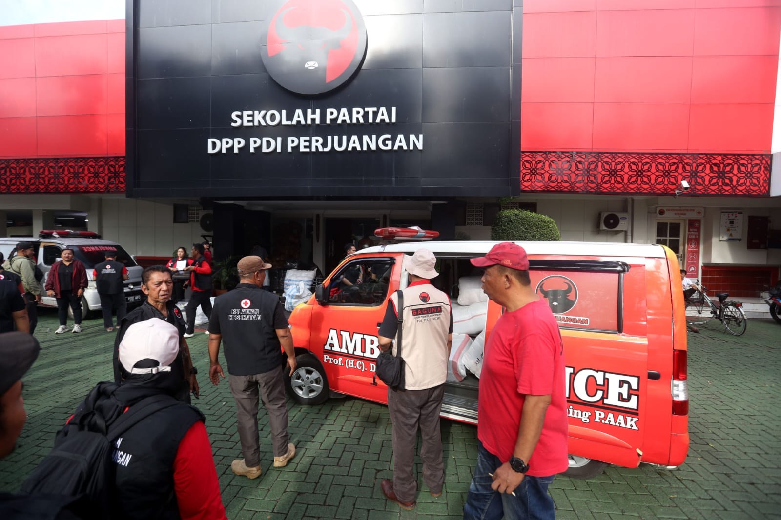 PDIP Kirim Tim Medis dan Dokter Diaspora ke Aceh, Sumut, dan Sumbar, Pulihkan Kondisi Daerah Bencana