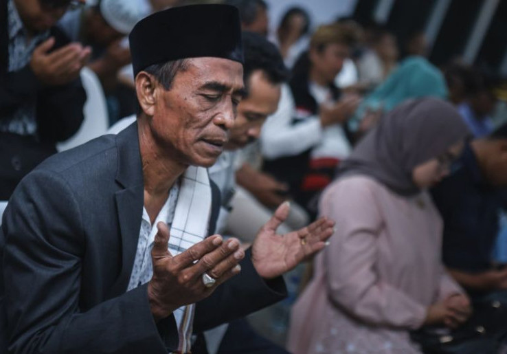 Mengenal 'Betabeq': Ritual Tolak Bala Pemprov NTB Sebelum Gelaran MotoGP Indonesia 2025