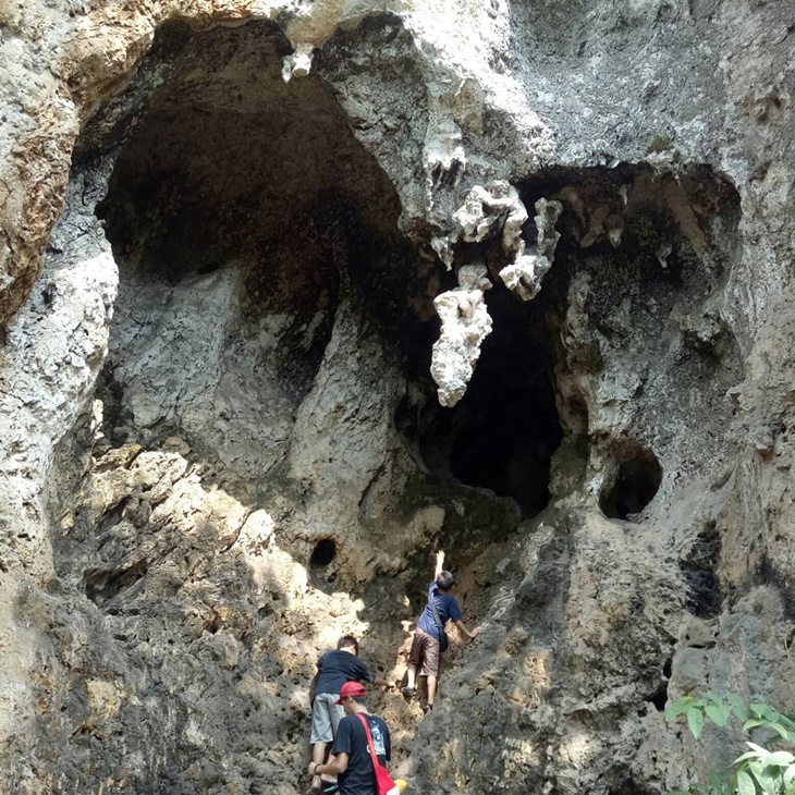 Meneliti Gua Pawon Lewat Drone LiDAR