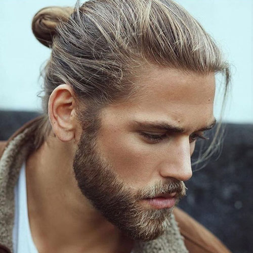 Rambut gondrong andalan. (Foto Men's Hairstyle Now)