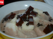 Manisnya Es Coklat Roti di Warung Baso Desa yang Bikin Kenyang