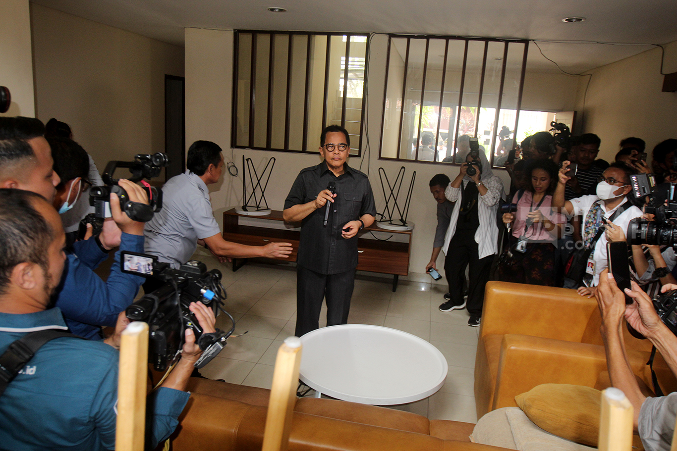 Sekjen DPR Mangkir dari Pemeriksaan Korupsi Rumah Jabatan, KPK Jadwalkan Ulang