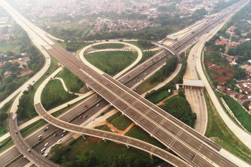 Jalan Tol. (Foto: Antara)