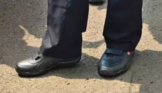 BRIN Buat Sepatu Karet Lokal untuk Sekolah Rakyat, Harga Mulai Rp 75 Ribu