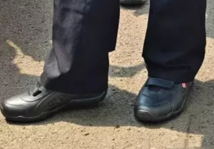 BRIN Buat Sepatu Karet Lokal untuk Sekolah Rakyat, Harga Mulai Rp 75 Ribu