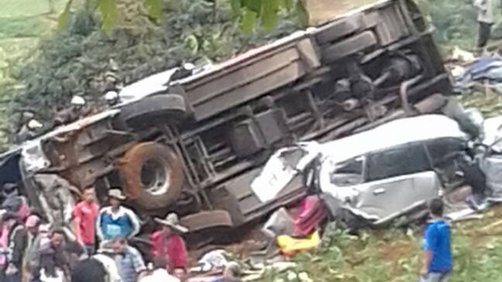 Kecelakaan di Jalur Puncak Tewaskan Delapan Orang