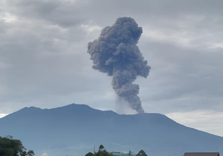 Kembali Erupsi, Gunung Marapi Muntahkan Abu Vulkanik Setinggi 1.200 Meter