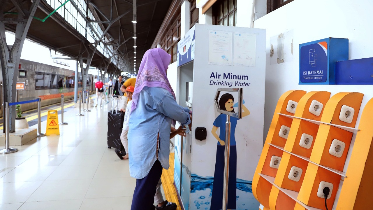 KAI Sediakan 106 Water Station, Penumpang Bisa Isi Air Sepuasnya