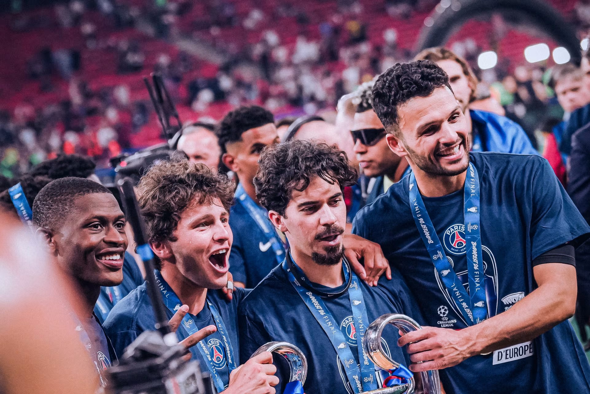 Real Madrid Gigit Jari, Vitinha dan Joao Neves Dipastikan Bertahan di PSG