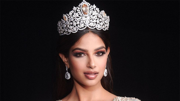 Miss India Harnaaz Sandhu Raih Mahkota Miss Universe 2021