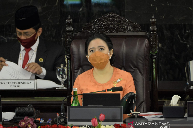  Puan Ingatkan Pemerintah Jokowi Angka Kematian COVID-19 Masih Tinggi