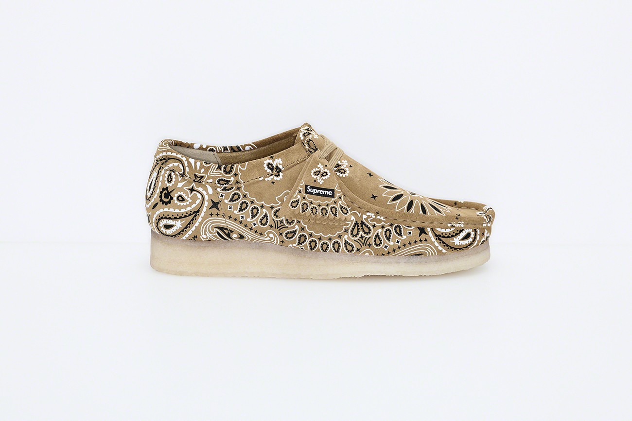 Supreme x Clarks Hadirkan Sepatu Paisley, Motif yang Lekat dengan Para Gangster
