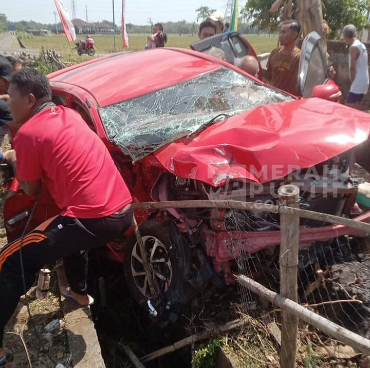 Batara Kresna Tertemper Mobil Agya di Wonogiri, 1 Korban Tewas dan 5 Luka