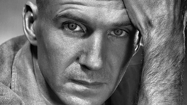 Angkat Budaya Serbia, Sutradara Ralph Fiennes Dianugerahi Kewarganegaraan Baru