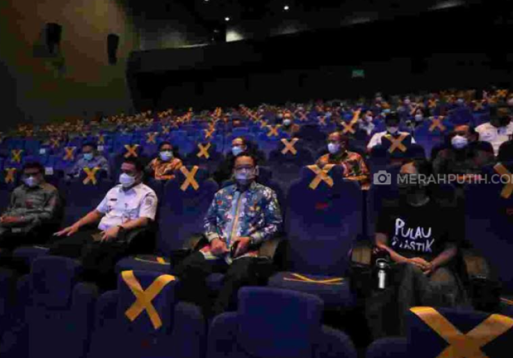 Anies Ajak Masyarakat DKI dan Anak Buah-nya Nonton Film Pulau Plastik