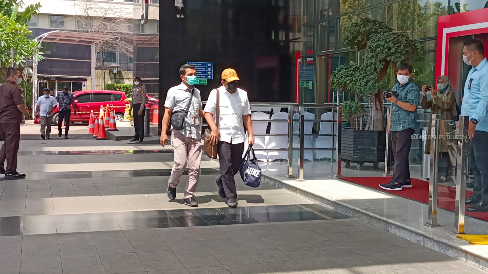Tiba di Gedung KPK, Wakil Ketua DPRD Jatim Enggan Berkomentar