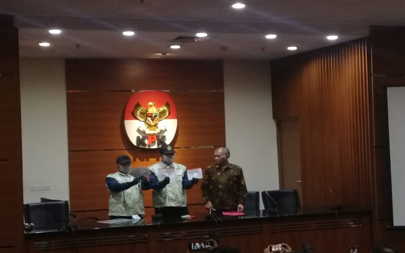 Barang bukti uang suap Nyoman Dhamantra