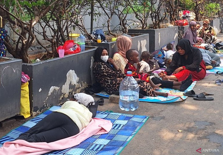 Pengungsi Kembali Ngemper di Kantor UNHCR Jakarta, Mereka Bawa Bantal