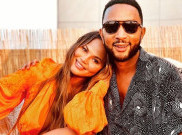 Ungkap Kesedihan, Chrissy Teigen Tulis Esai