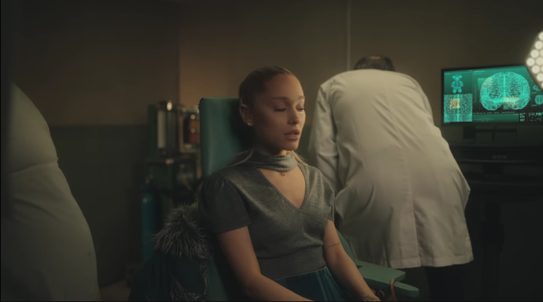 Lirik Lagu Bloodline Ariana Grande dengan Terjemahan dan Makna