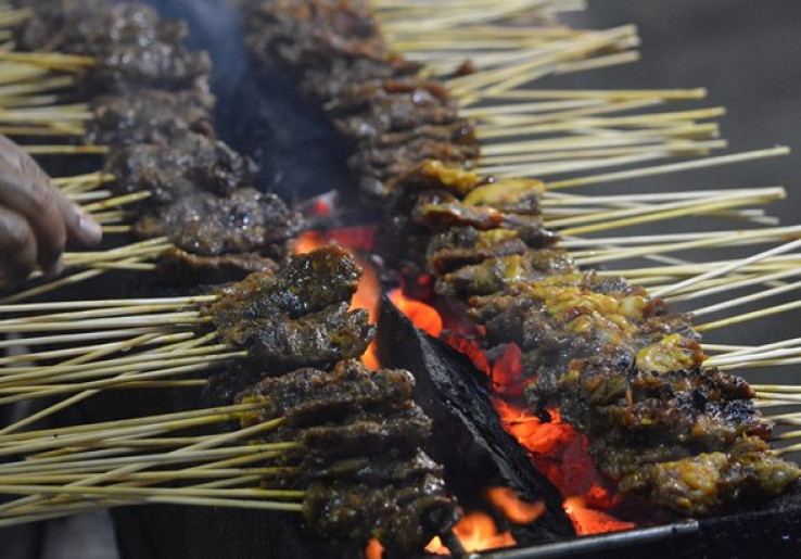 Sate Jadi Primadona pada Festival Kuliner UGM