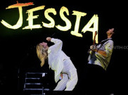 Jessia Tampil Energik di Woke Up Festival