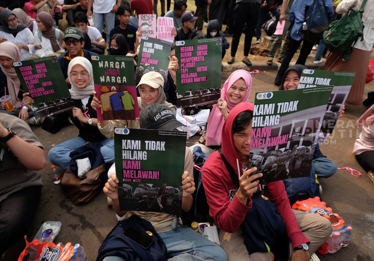 Aksi Piknik Nasional untuk Tagih 17+8 Tuntutan Rakyat Indonesia Berbenah di Gedung DPR