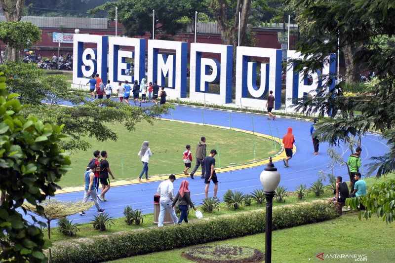 Sejumlah warga berolahraga di Taman Sempur, Kota Bogor, Jawa Barat, Sabtu (11/5/2019). ANTARA FOTO/Arif Firmansyah/wsj. (ANTARA FOTO/ARIF FIRMANSYAH) 