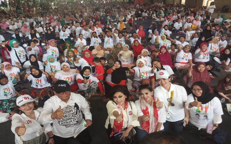  Kolaborasi Relawan Jokowi: Pertiwi-Alumni SMA Jakarta Gelar Bazaar Sembako Murah dan Pentas Seni