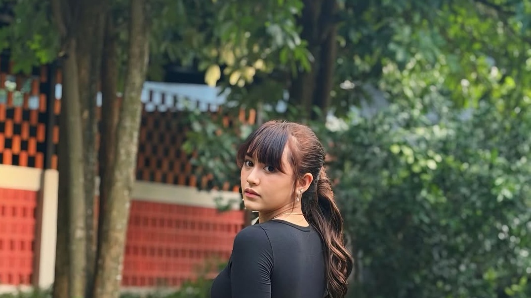 Happy Asmara Hadirkan Romansa Hangat dalam Single 'Aksara', Kolaborasi Bareng Vicky Praz