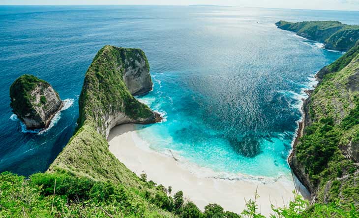Jadi Destinasi Favorit Backpacker di 2020, Nusa Penida Punya Pantai Indah
