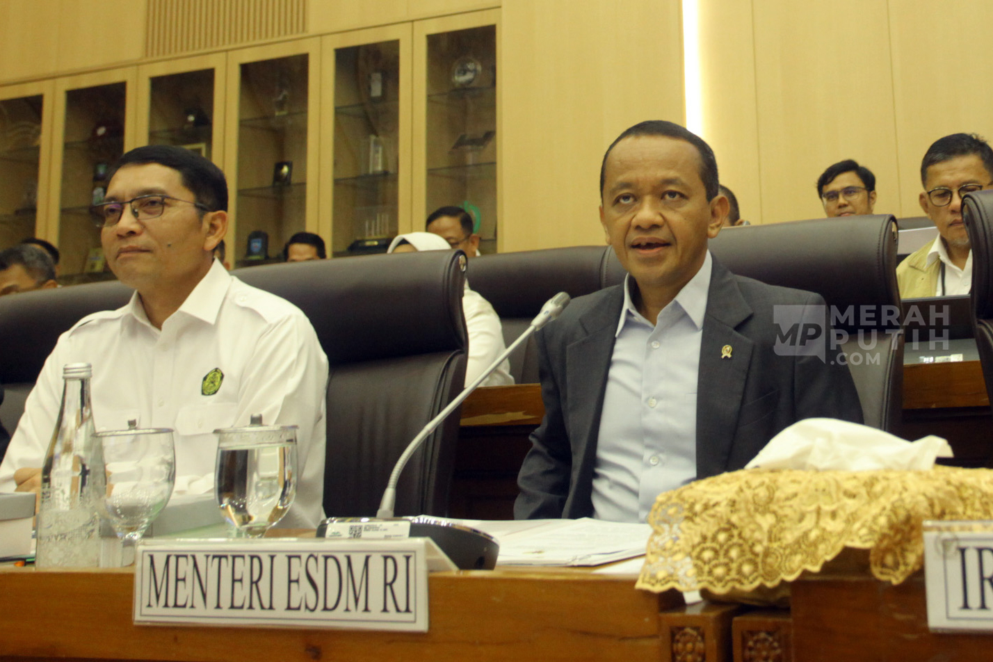 Raker Perdana Menteri ESDM Bahlil Lahadalia dengan Komisi VII DPR