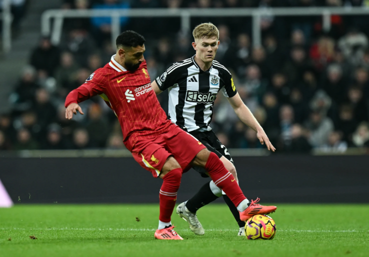 Liverpool vs Newcastle United: Sama-sama Tertekan, Anfield Jadi Penentuan Nasib!