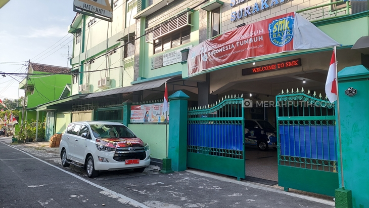 Gibran Parkirkan Mobil Dinasnya di SMK Batik 2, Kepsek Minta Maaf