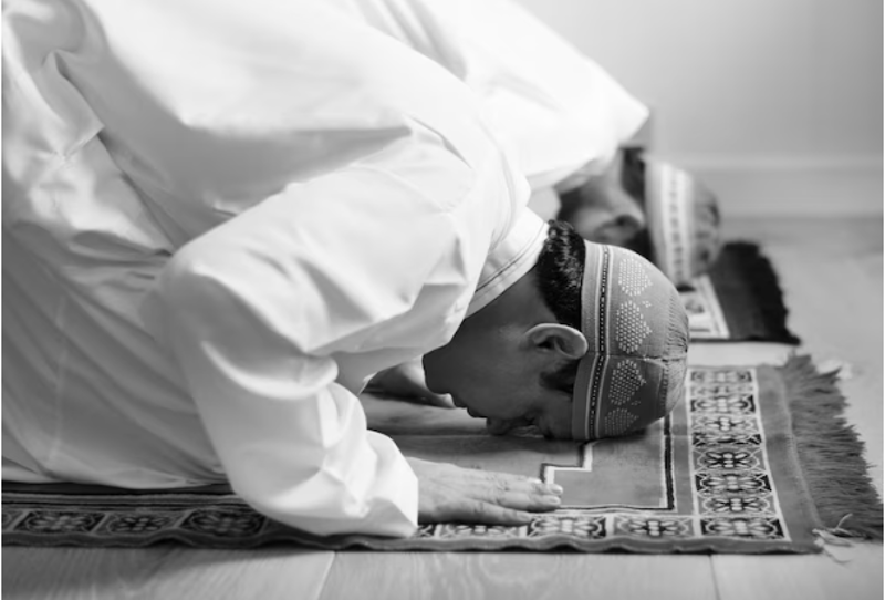 Doa Tahajud Lengkap dengan Arti, Manfaat dan Keutamaannya