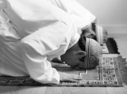 Doa Tahajud Lengkap dengan Arti, Manfaat dan Keutamaannya