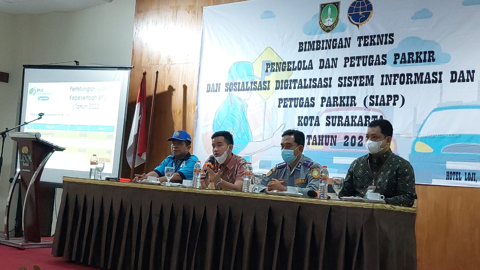 Gibran Berikan Pembinaan kepada Ratusan Juru Parkir