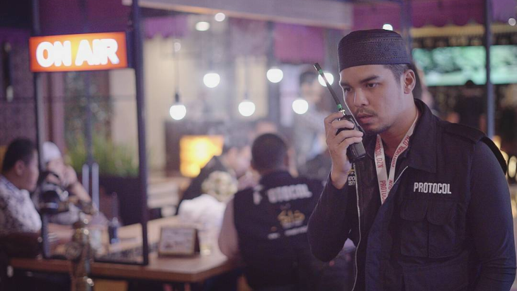 Ada Artis FTV yang Jadi Petugas Keamanan Zakir Naik