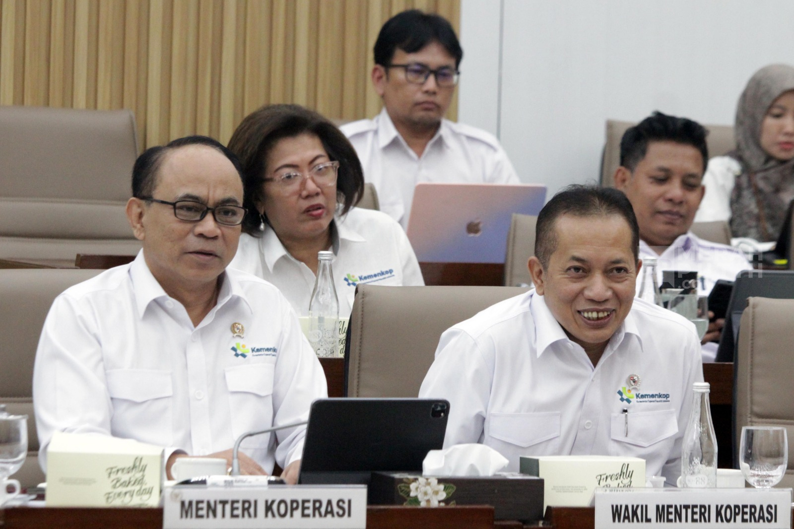 Raker Menteri Koperasi Budi Arie Setiadi dengan Komisi VI DPR Bahas Koperasi Desa Merah Putih