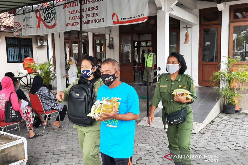 Turunkan Harga, Minyak Goreng Subsidi Mulai Disalurkan Ke Pasar Trandisional